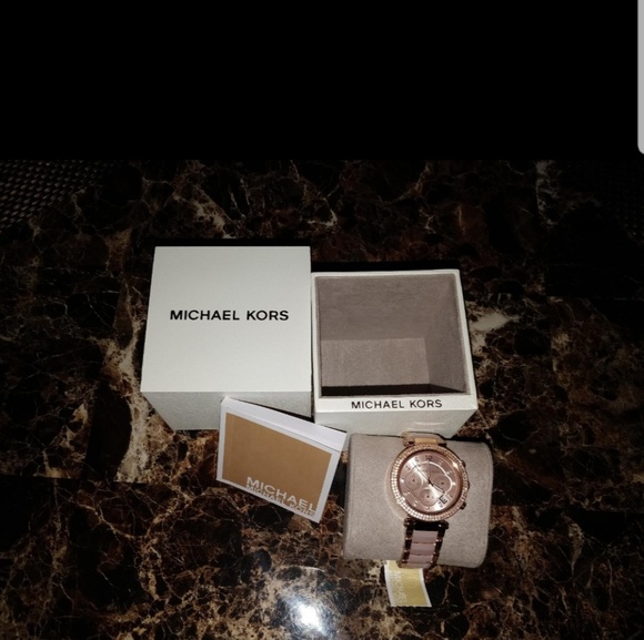 Michael Kors Watch - Picture 1 of 2